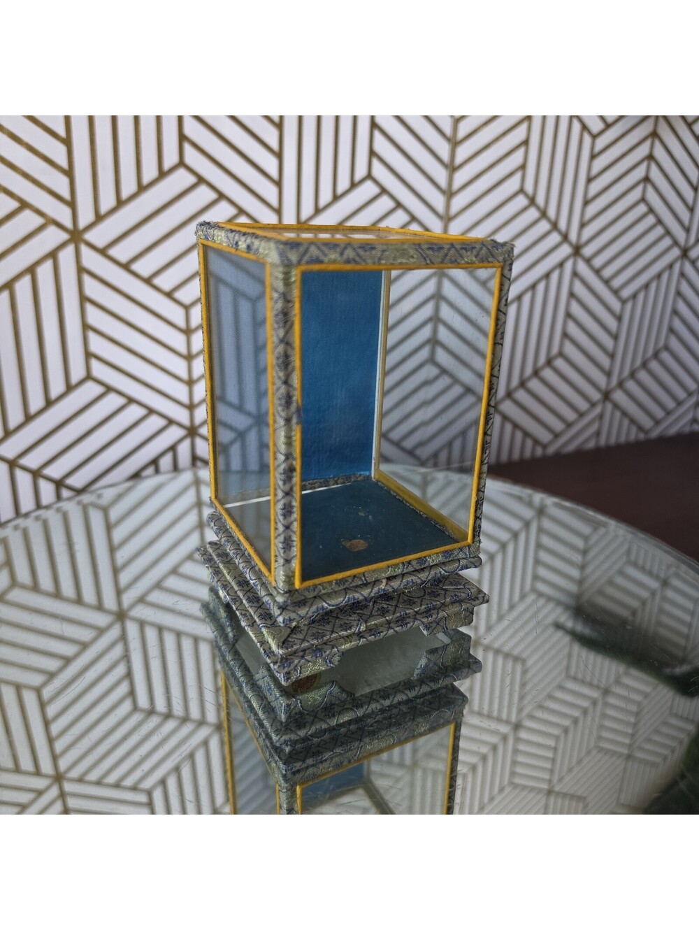 Vintage Glass Decorative Trinket Figurine Display Box 5"